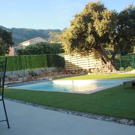 Les Cigales Villa *